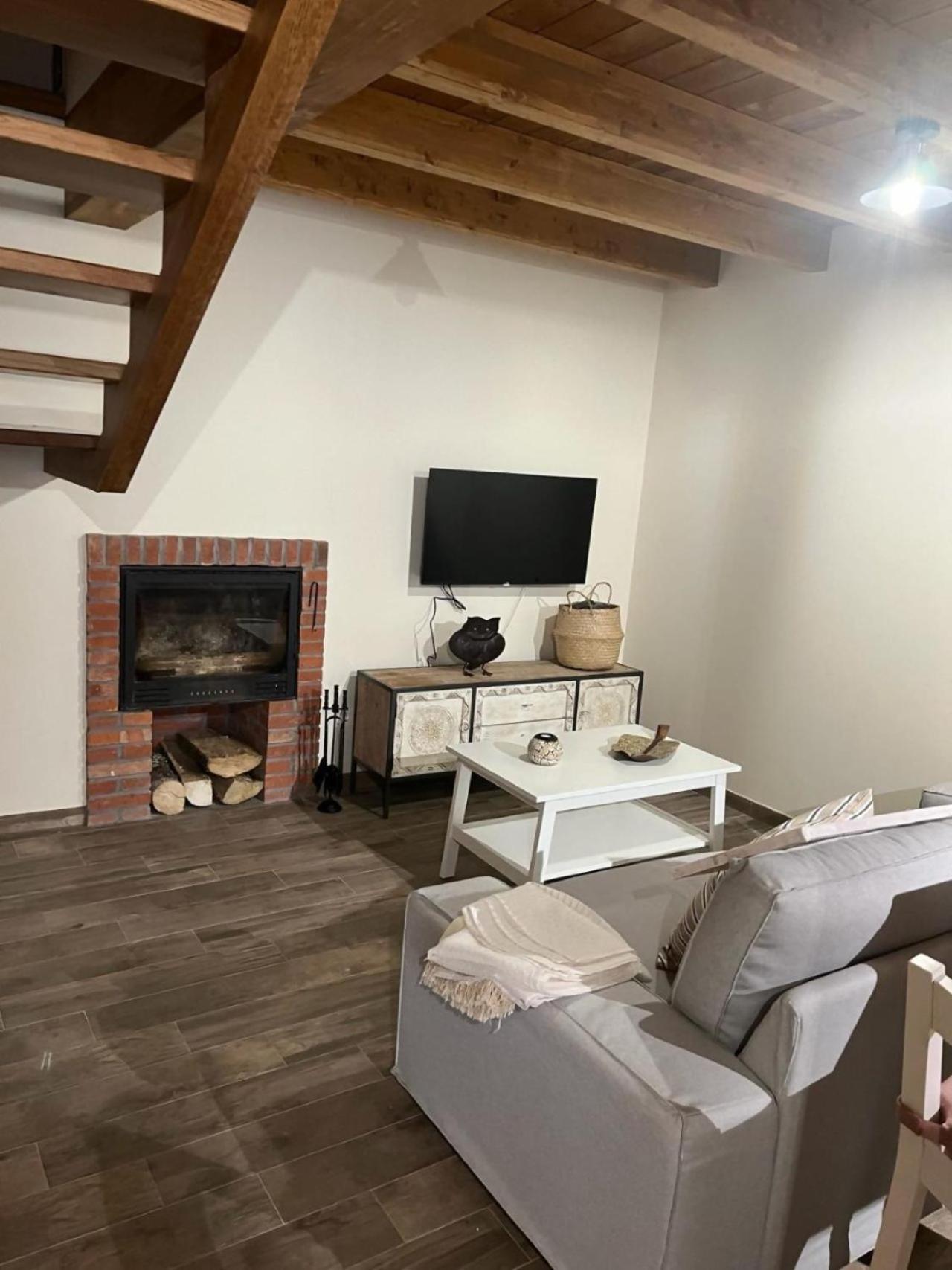 Casa Moises En Bimenes Villa Bagian luar foto
